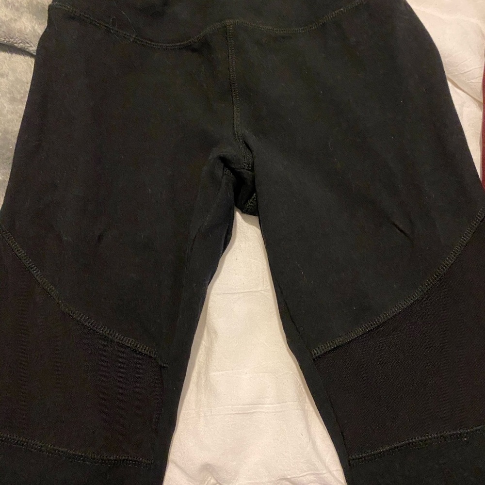Black Forever 21 activewear mesh leggings